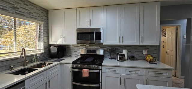 10123 FAIRTREE LANE, Orlando, FL 32821