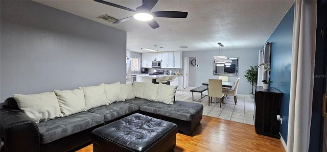 10123 FAIRTREE LANE, Orlando, FL 32821