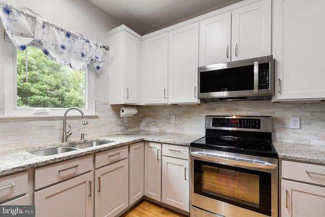 4 SAINT CHRISTOPHERS DR, Stafford, VA 22556
