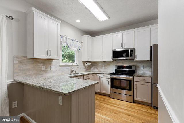 4 SAINT CHRISTOPHERS DR, Stafford, VA 22556