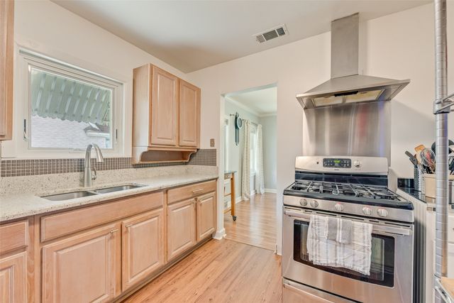 2630 Langdon Avenue, Dallas, TX 75235