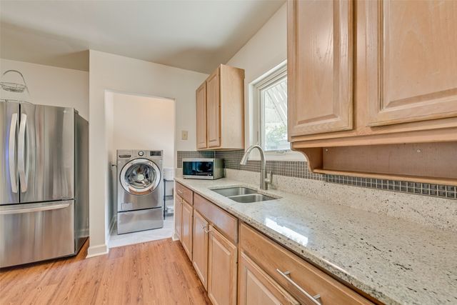 2630 Langdon Avenue, Dallas, TX 75235