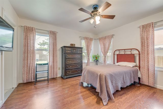 2630 Langdon Avenue, Dallas, TX 75235