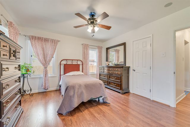 2630 Langdon Avenue, Dallas, TX 75235