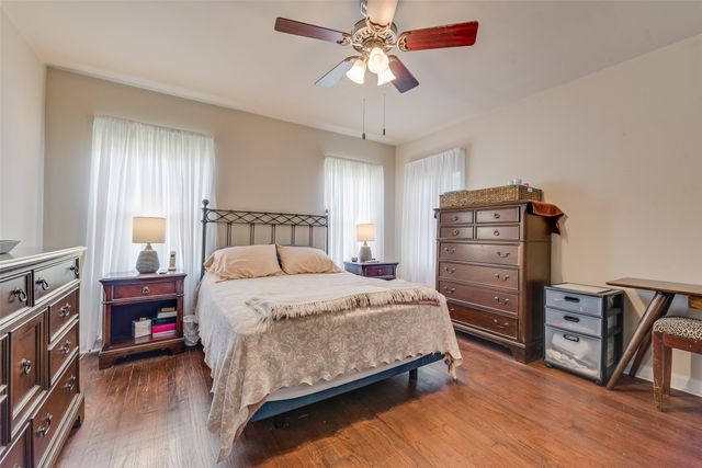 2630 Langdon Avenue, Dallas, TX 75235