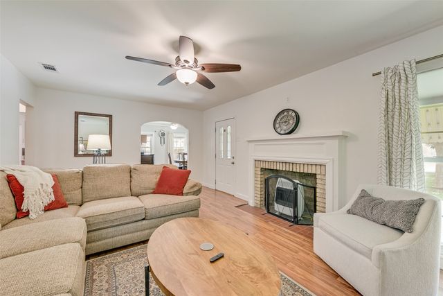 2630 Langdon Avenue, Dallas, TX 75235