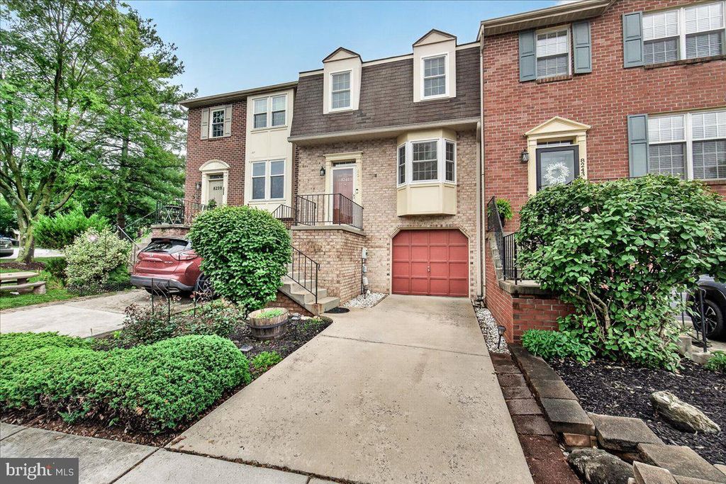 Image 2 of property listing at 8241 WATERSIDE CT, Frederick, MD 21701