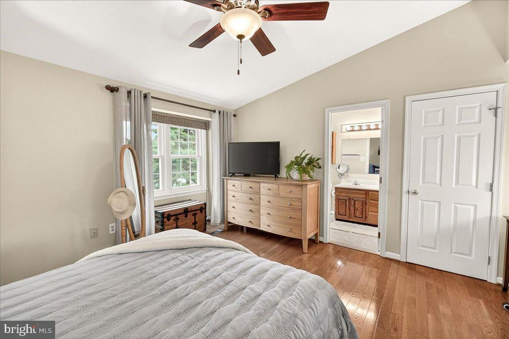 Image 28 of property listing at 8241 WATERSIDE CT, Frederick, MD 21701