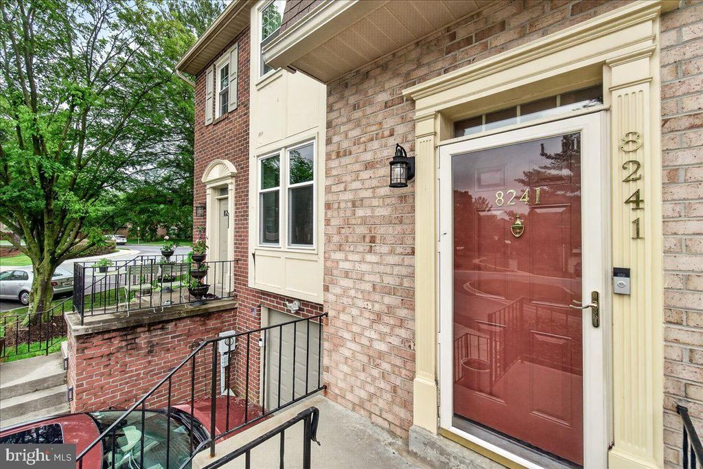 Image 4 of property listing at 8241 WATERSIDE CT, Frederick, MD 21701