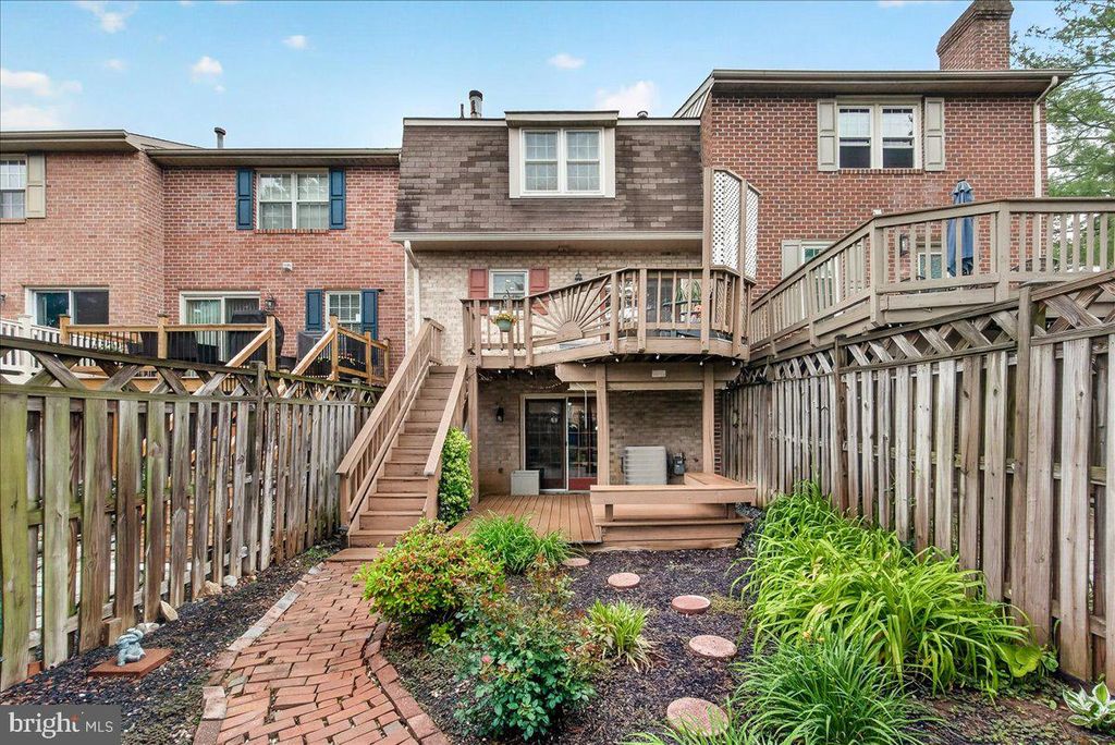 Image 40 of property listing at 8241 WATERSIDE CT, Frederick, MD 21701