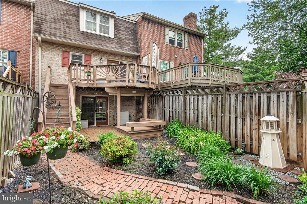 Image 43 of property listing at 8241 WATERSIDE CT, Frederick, MD 21701