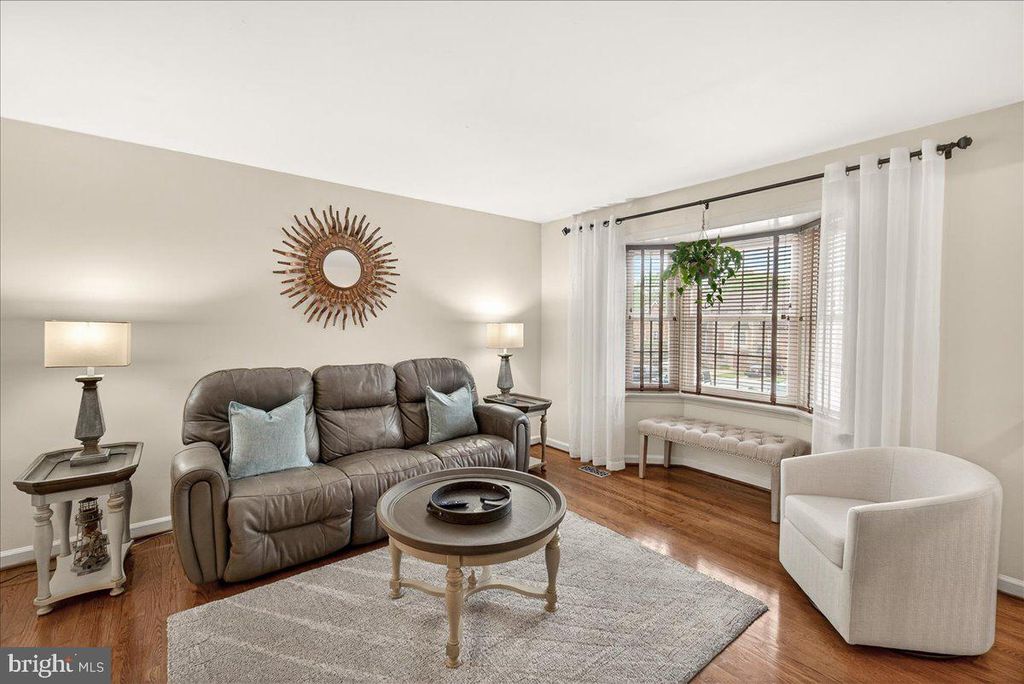 Image 5 of property listing at 8241 WATERSIDE CT, Frederick, MD 21701