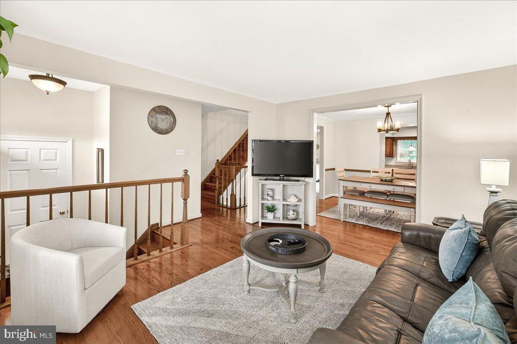 Image 7 of property listing at 8241 WATERSIDE CT, Frederick, MD 21701