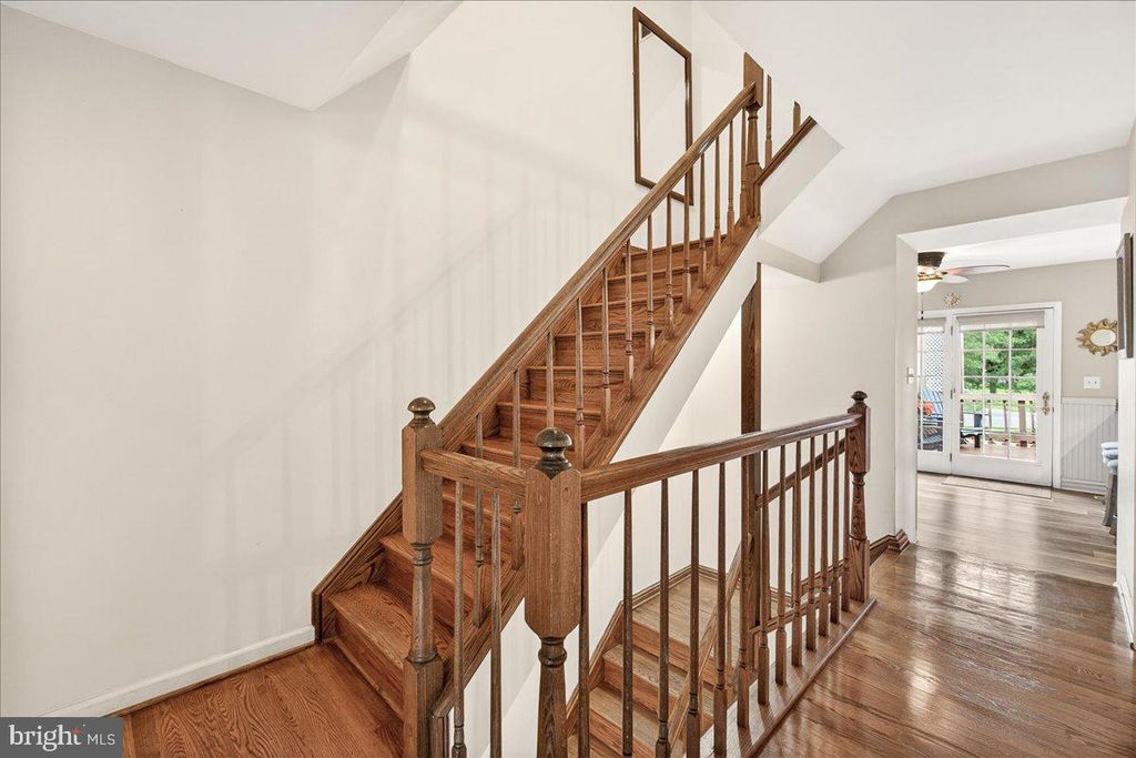 Image 8 of property listing at 8241 WATERSIDE CT, Frederick, MD 21701