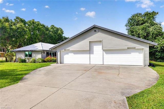 6810 Tech CT, Fort Myers, FL 33905