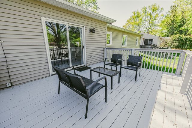 55 Hillside Road, Penfield, NY 14526