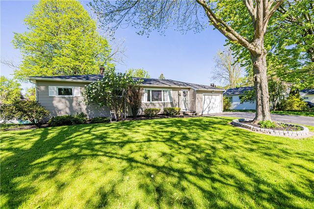 55 Hillside Road, Penfield, NY 14526