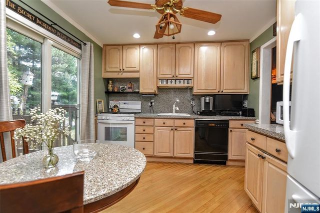 279 West Place, Twp Of Washington, NJ 07676