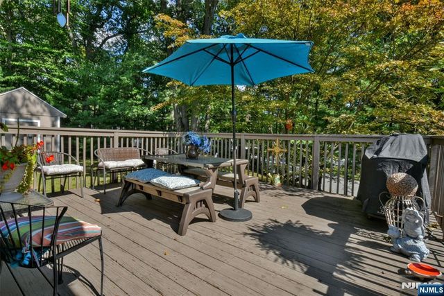 279 West Place, Twp Of Washington, NJ 07676