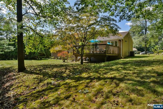 279 West Place, Twp Of Washington, NJ 07676