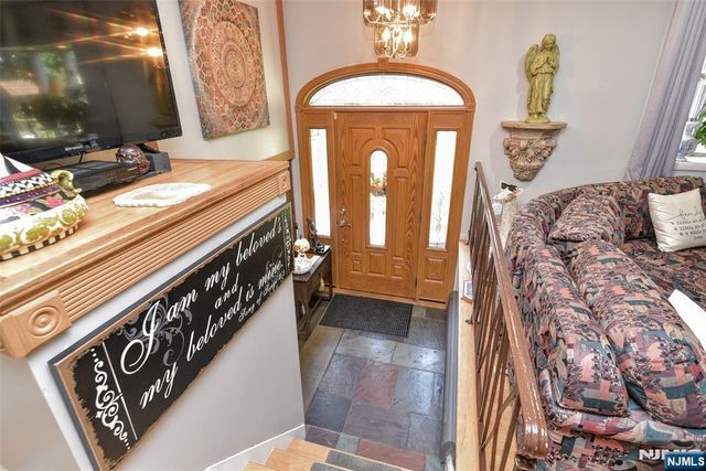 279 West Place, Twp Of Washington, NJ 07676