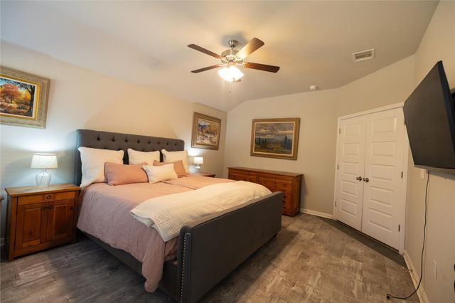 827 Savannah CV, Elgin, TX 78621