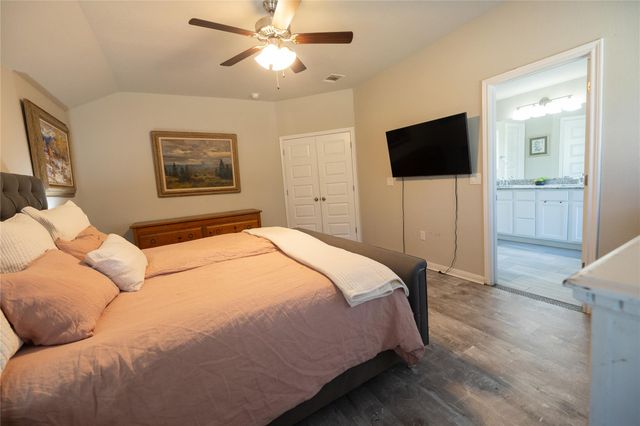 827 Savannah CV, Elgin, TX 78621