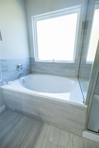 827 Savannah CV, Elgin, TX 78621