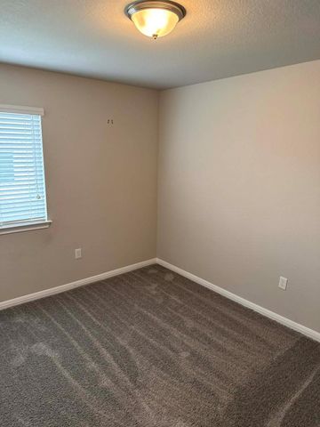 827 Savannah CV, Elgin, TX 78621