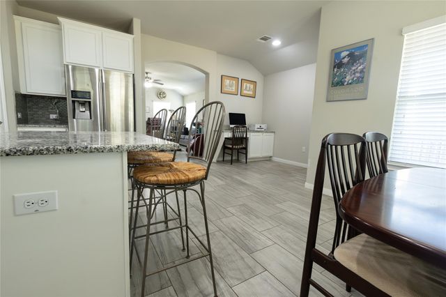 827 Savannah CV, Elgin, TX 78621