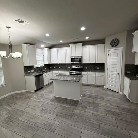 827 Savannah CV, Elgin, TX 78621