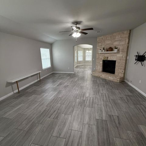 827 Savannah CV, Elgin, TX 78621