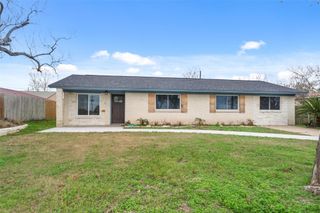 17 County Road 243, Bay City, TX 77414