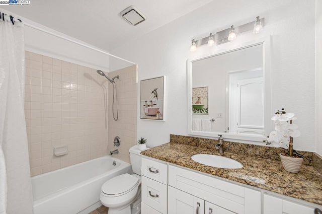1552 Oxsen St, Pleasanton, CA 94566