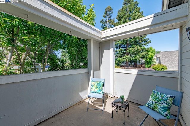 1552 Oxsen St, Pleasanton, CA 94566
