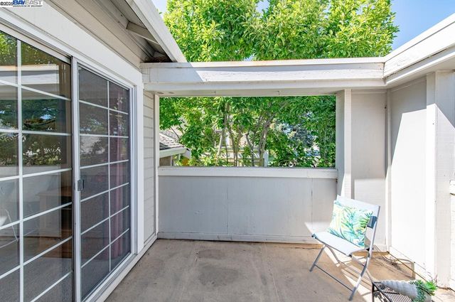 1552 Oxsen St, Pleasanton, CA 94566
