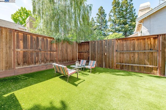 1552 Oxsen St, Pleasanton, CA 94566