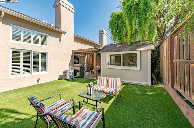 1552 Oxsen St, Pleasanton, CA 94566