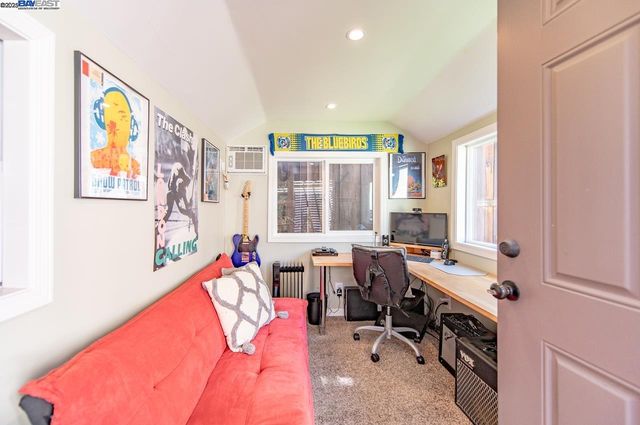 1552 Oxsen St, Pleasanton, CA 94566