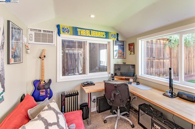 1552 Oxsen St, Pleasanton, CA 94566