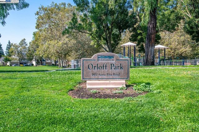 1552 Oxsen St, Pleasanton, CA 94566