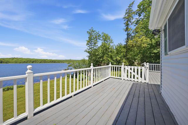 95 Lakeshore Drive, Gilmanton, NH 03227