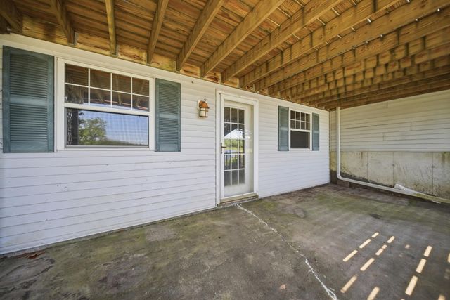 95 Lakeshore Drive, Gilmanton, NH 03227