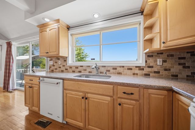 95 Lakeshore Drive, Gilmanton, NH 03227