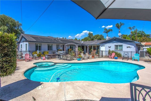 3095 Pepper Tree Lane, San Bernardino, CA 92404