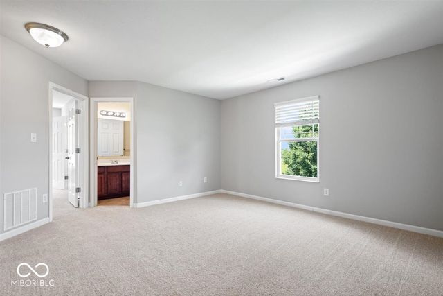 8682 N Dresden Drive, Mccordsville, IN 46055
