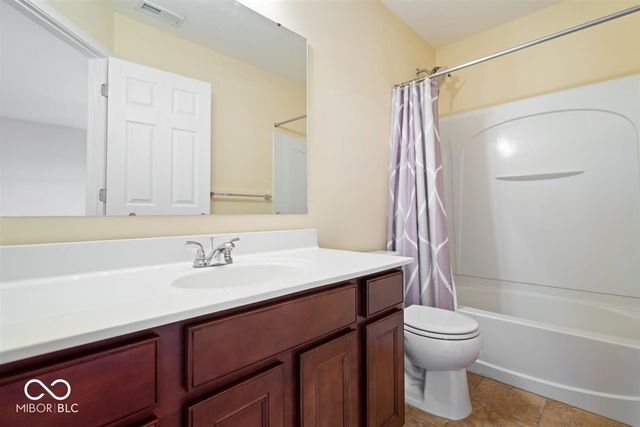 8682 N Dresden Drive, Mccordsville, IN 46055
