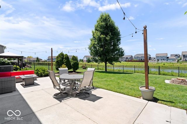8682 N Dresden Drive, Mccordsville, IN 46055