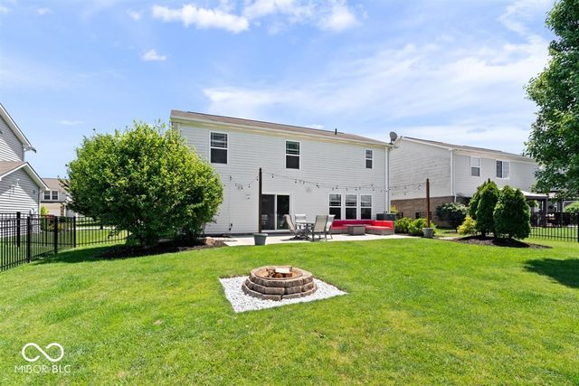 8682 N Dresden Drive, Mccordsville, IN 46055