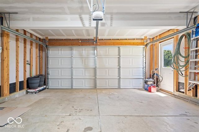 8682 N Dresden Drive, Mccordsville, IN 46055